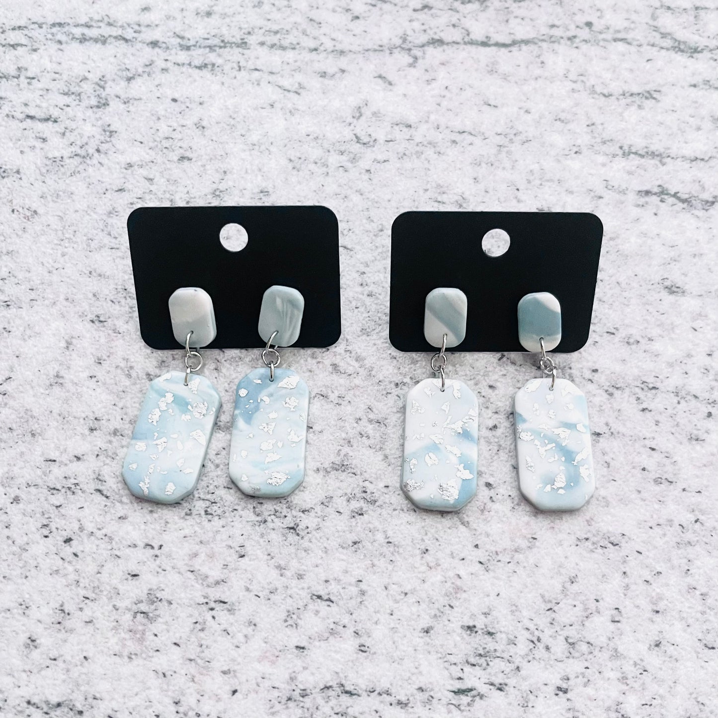 Abstrakt - bela, modra, srebrna